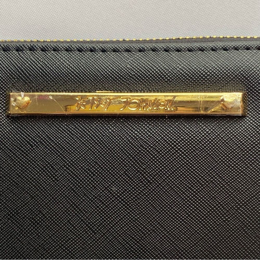 NWT Betsey Johnson Zip Around Black Wallet Wristlet with Gold Hardware - Picture 3 of 12